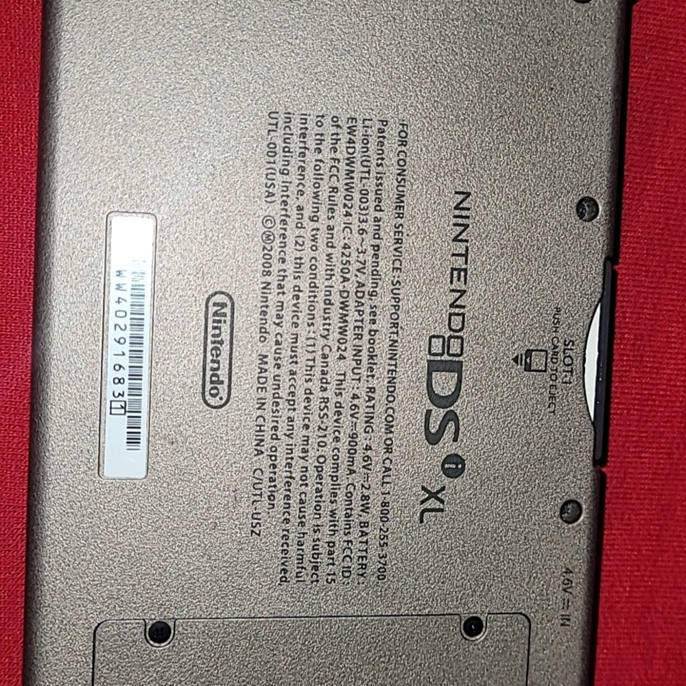 Nintendo DSi XL in Metallic Brown